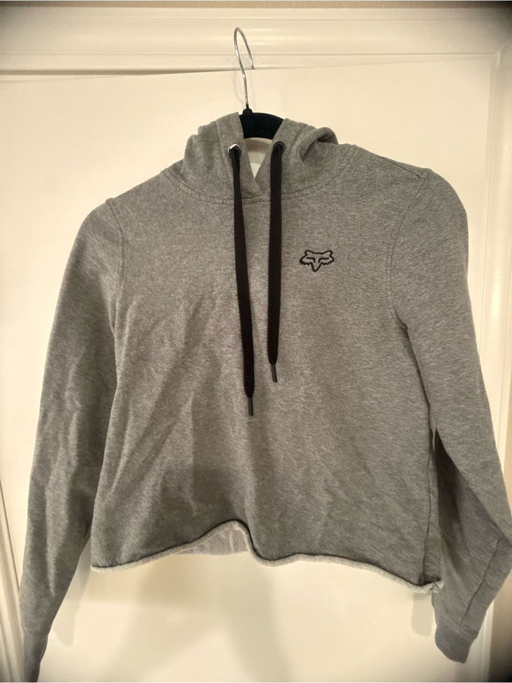 Fox Women’s Gray Cropped Hoodie Sweatshirt